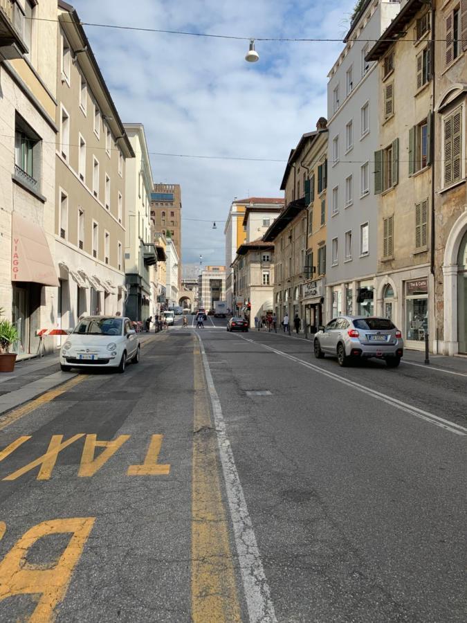 Appartamento Bilocale 1 Piazza Vittoria - Affitti Brevi Italia Brescia Luaran gambar